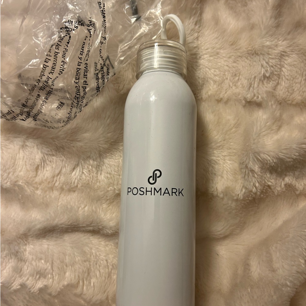 Poshmark water bottle
